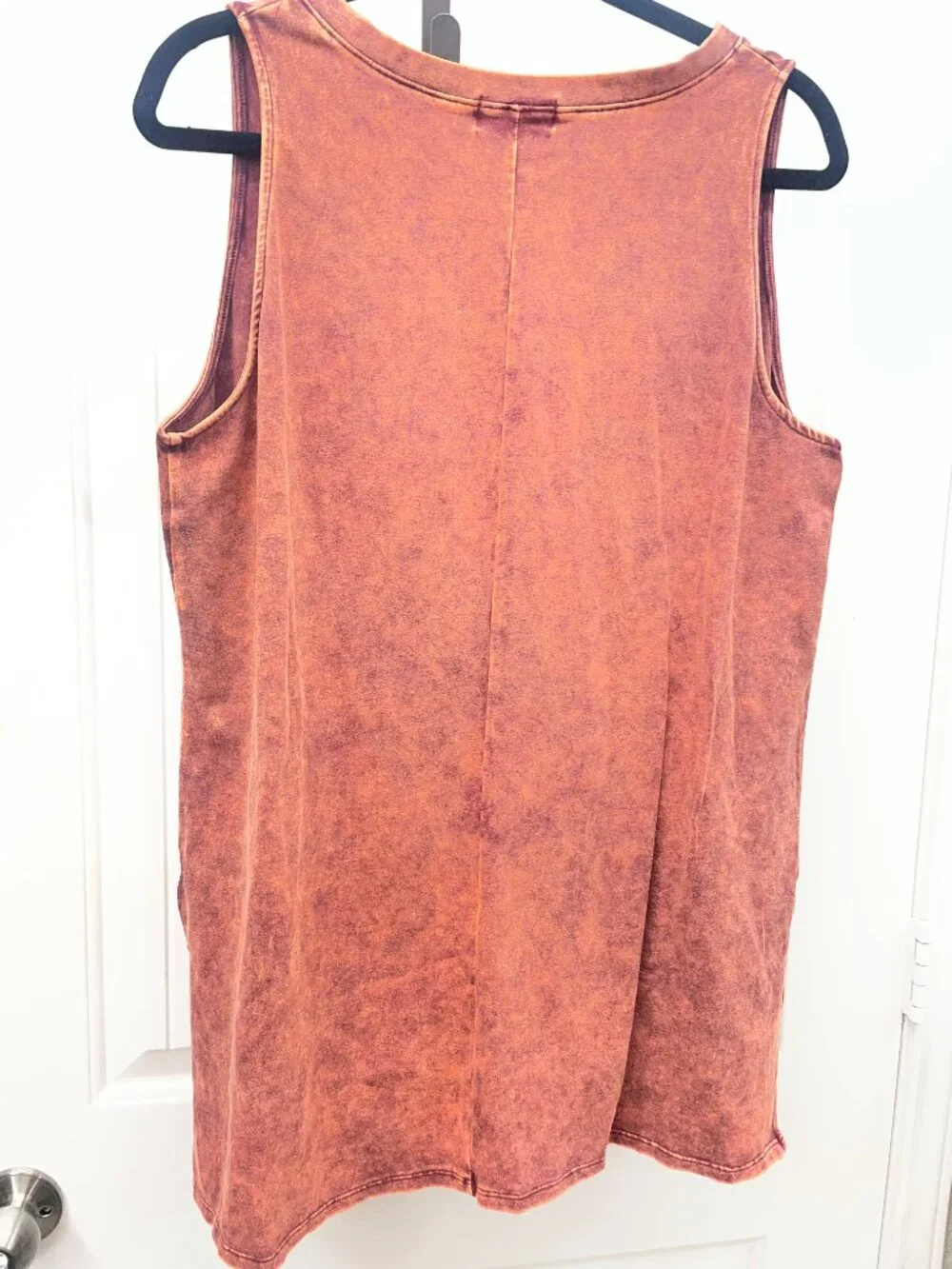 NEW ZENANA Acid Washed Women's Sleeveless V-Neck Tank Top - Rust - Plus Size 1X - Picture 5 of 5